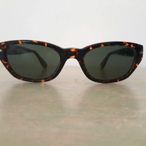 Persol Women's PO 3064s. Tortoise/Green
